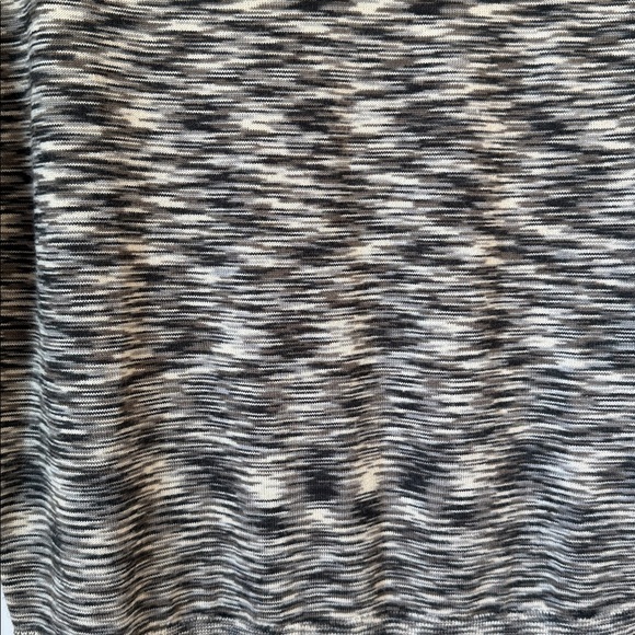 Medium Loft ¾ length Sleeve lightweight Sweater Top - Picture 3 of 7